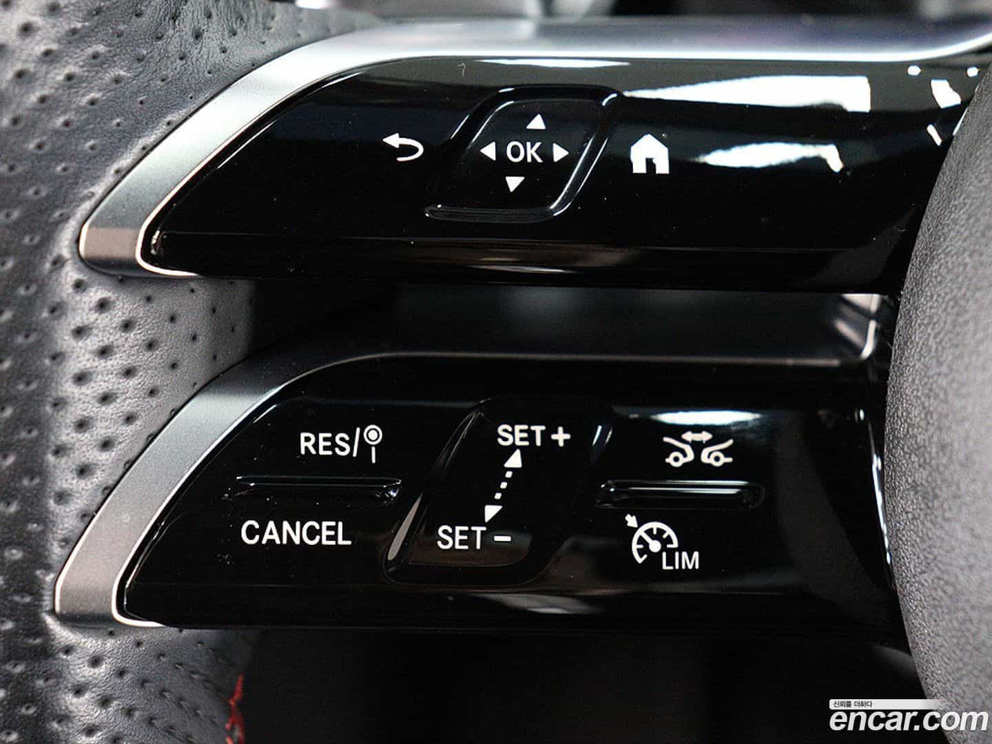 CLA-Class Mercedes-Benz 2024.4-OPTION-015