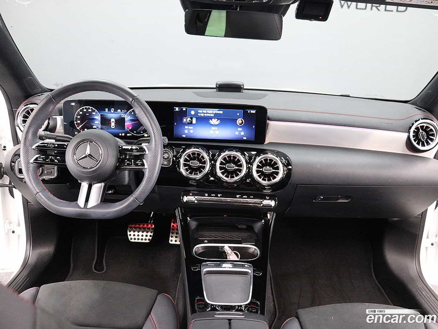 CLA-Class Mercedes-Benz 2024.4-OPTION-018