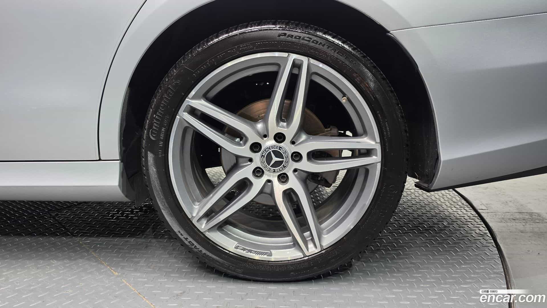 E-Class Mercedes-Benz 2020.5-OUTER-031