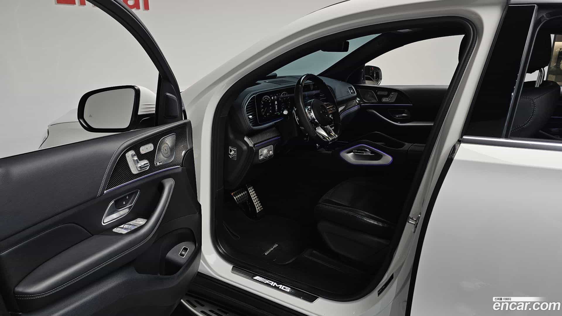 GLE-Class Mercedes-Benz 2023.4-INNER-010