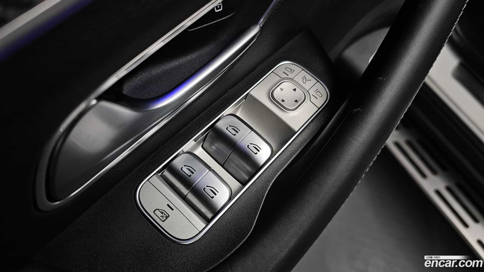 GLE-Class Mercedes-Benz 2023.4-OPTION-040