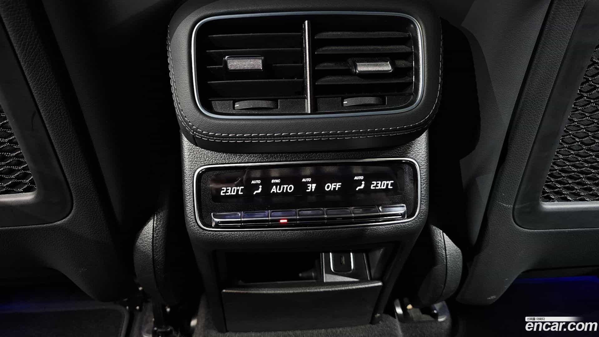 GLE-Class Mercedes-Benz 2023.4-OPTION-050