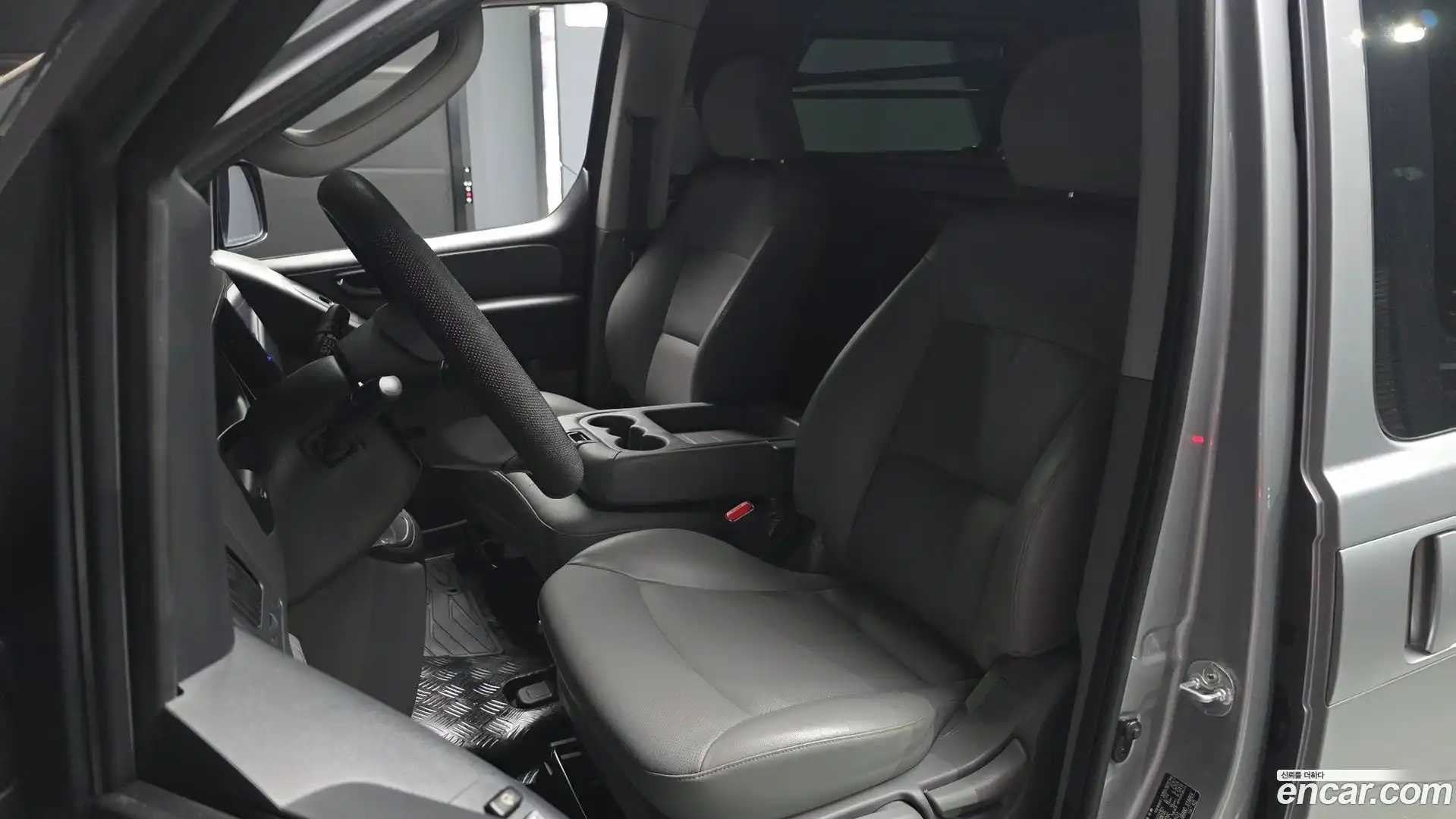 Starex Hyundai 2021.1-INNER-007