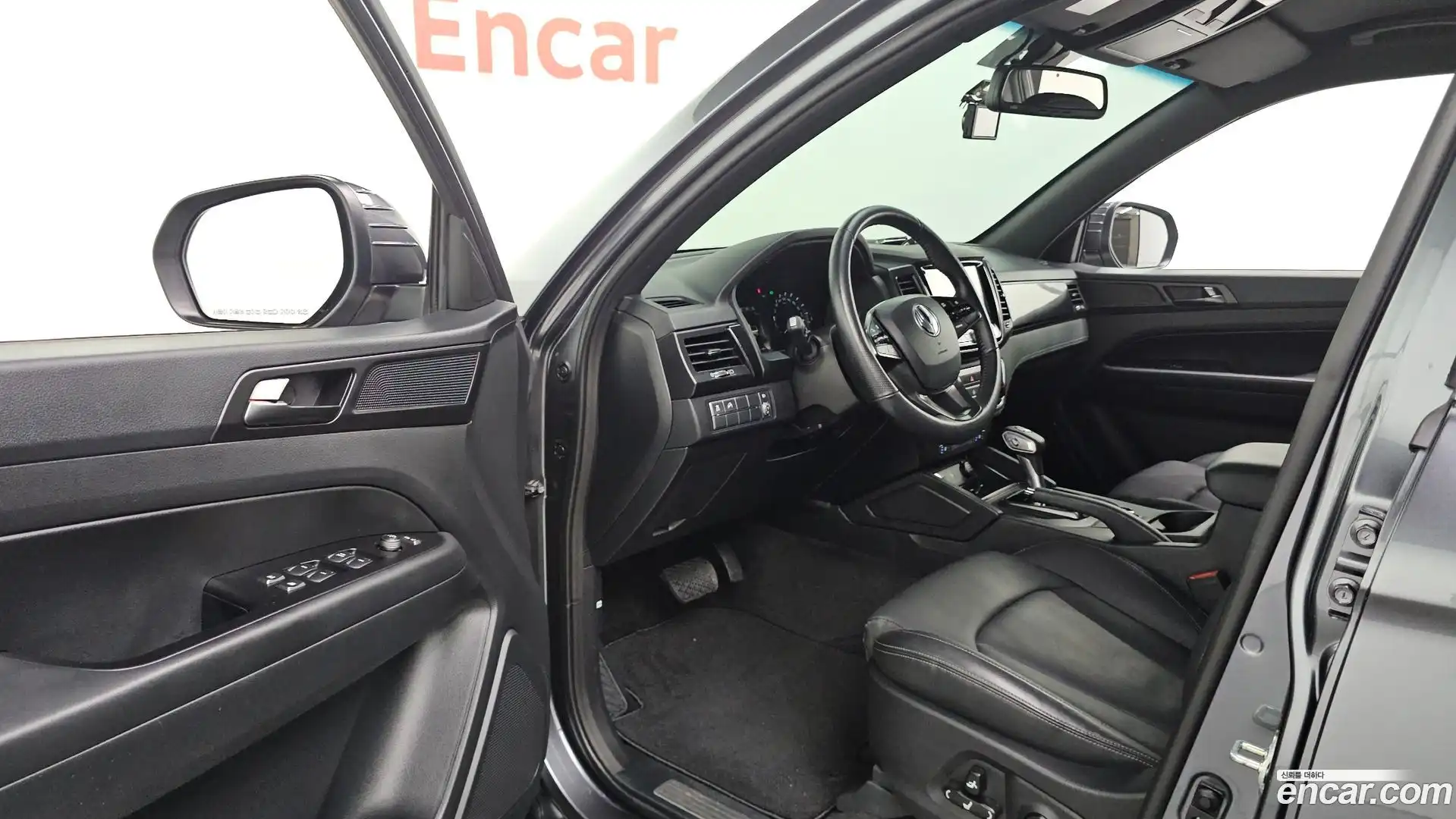 Rexton KG Mobility 2019.8-INNER-010