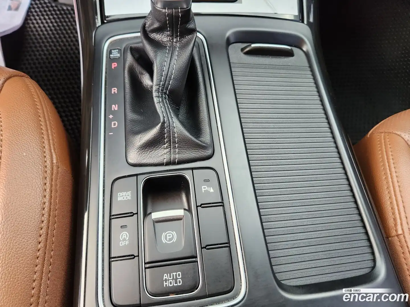 Sorento Kia 2018.1-OPTION-023