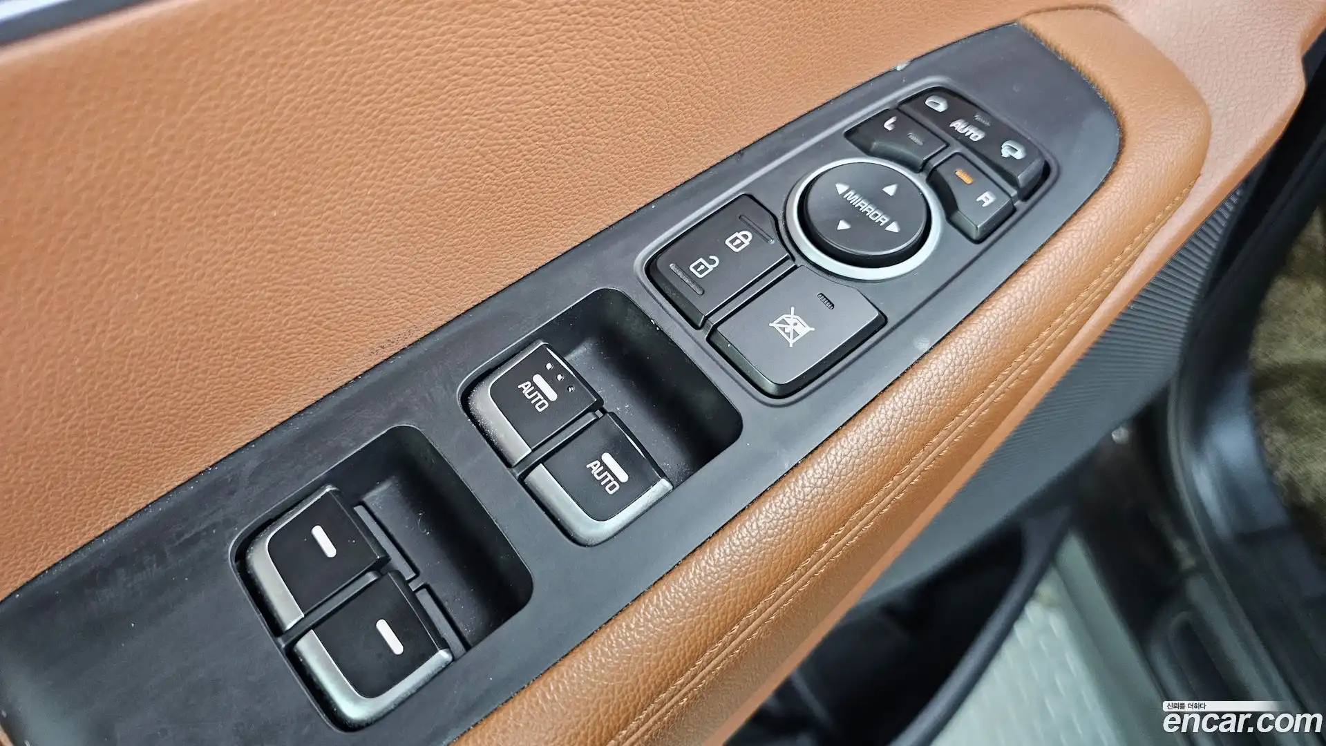 Sorento Kia 2018.0-OPTION-043