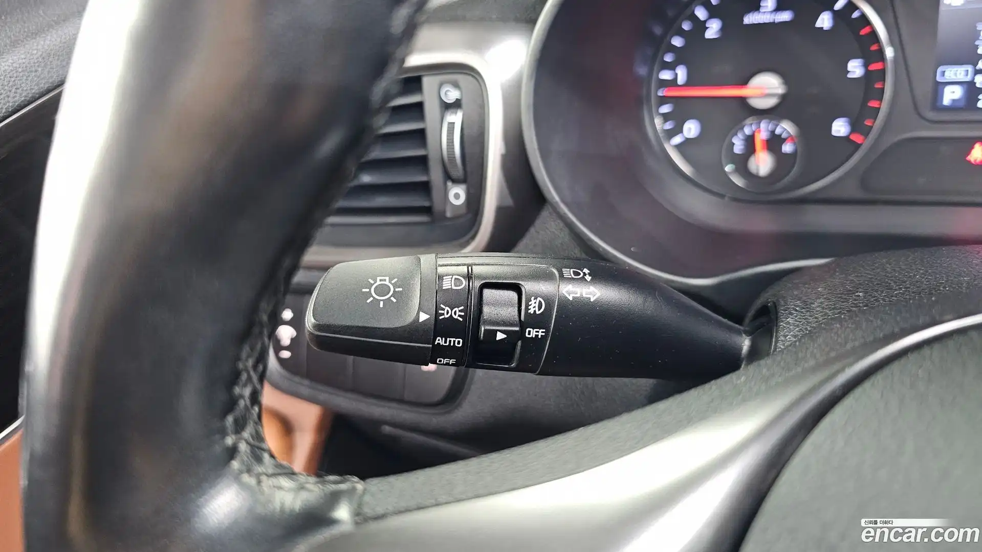 Sorento Kia 2018.0-OPTION-044