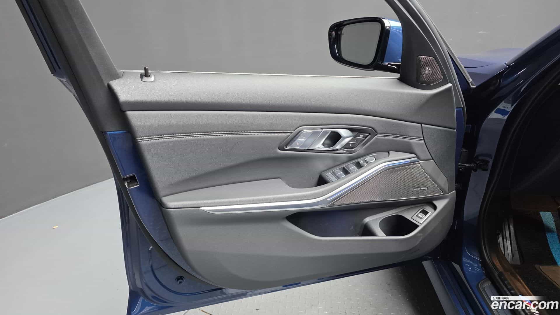 3-Series BMW 2021.3-INNER-034