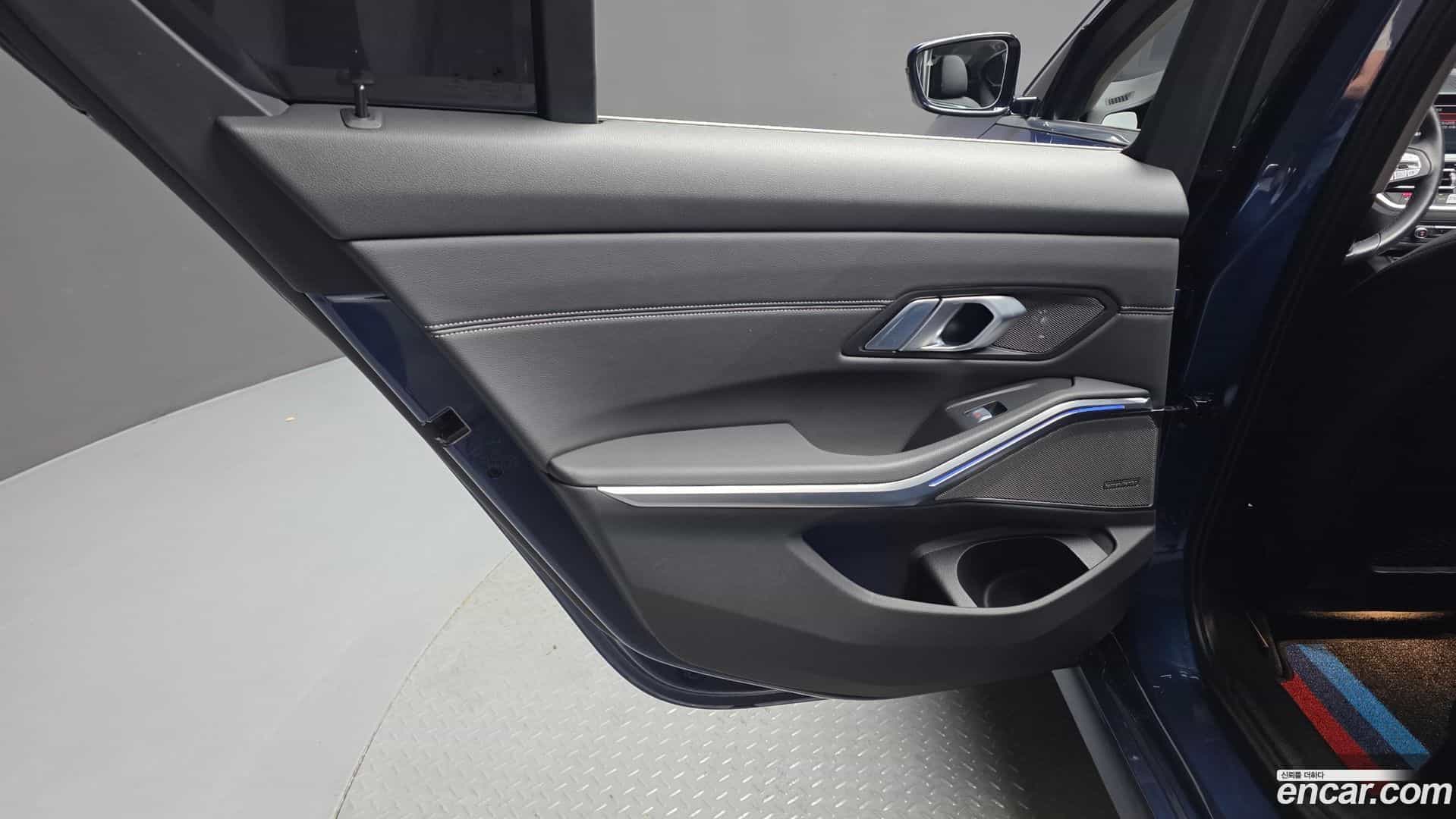 3-Series BMW 2021.3-INNER-035