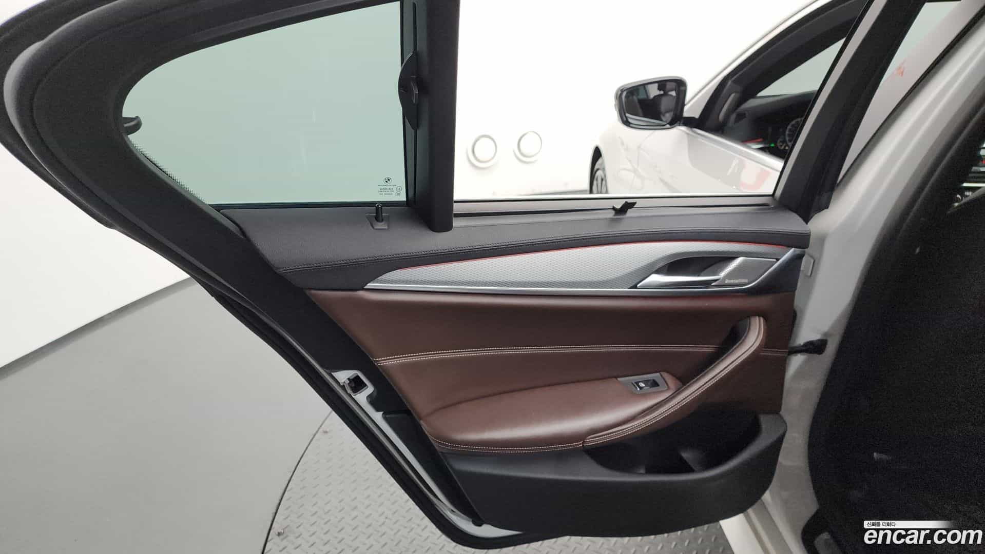 5-Series BMW 2019.6-INNER-035