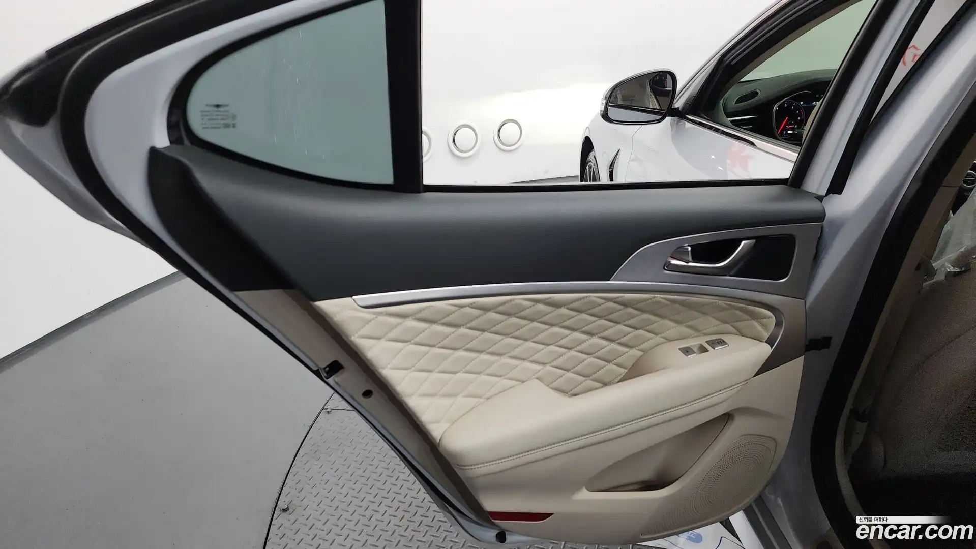 G70 Genesis 2019.4-INNER-035
