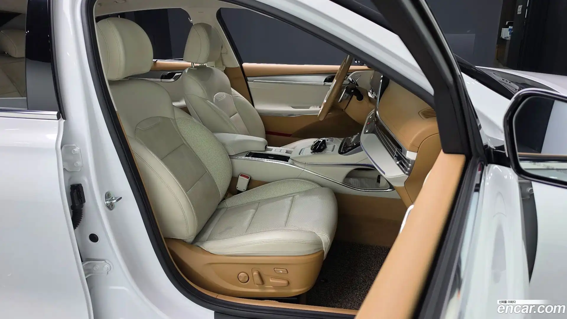Grandeur Hyundai 2020.2-INNER-036