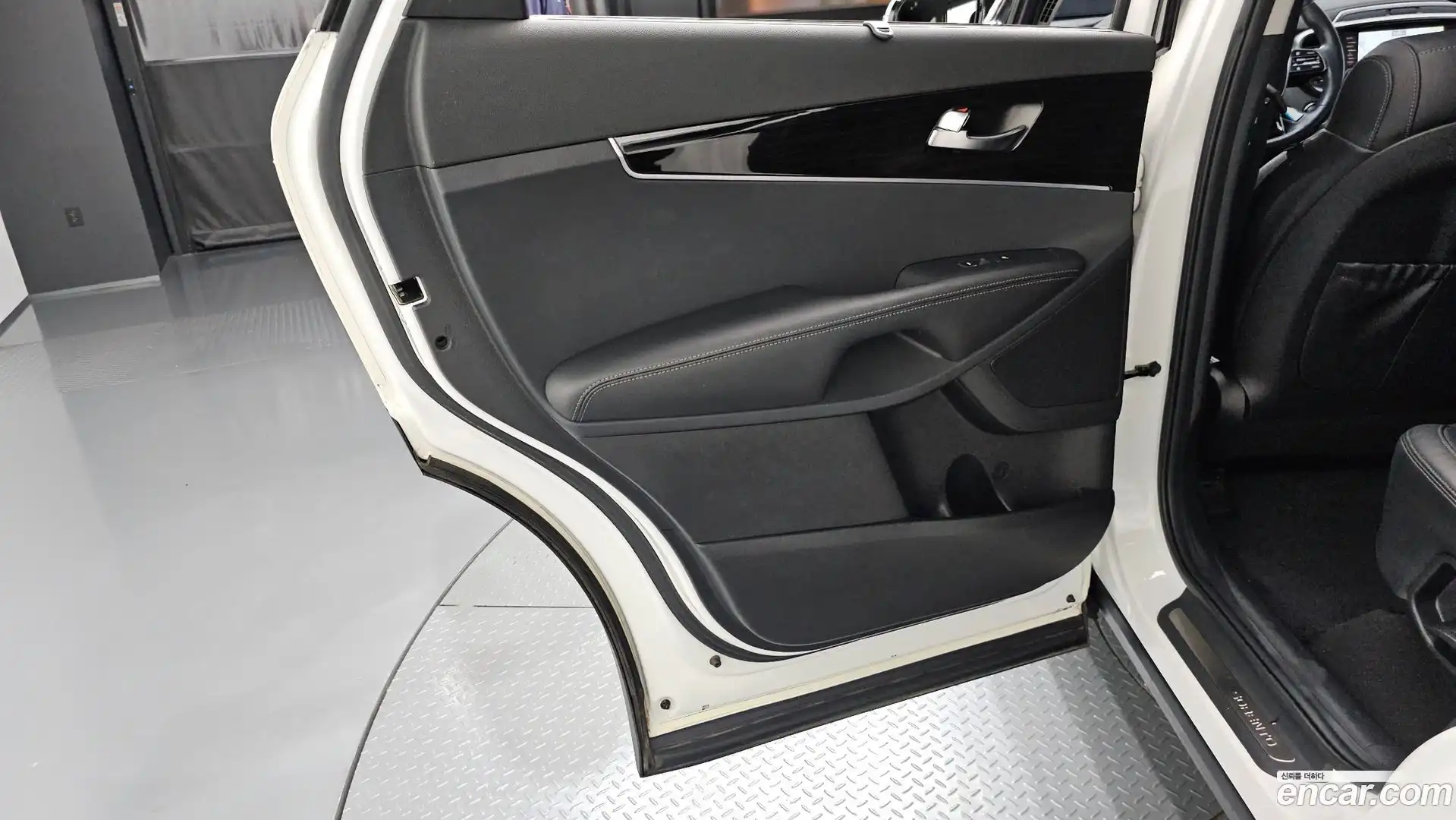 Sorento Kia 2019.8-INNER-035