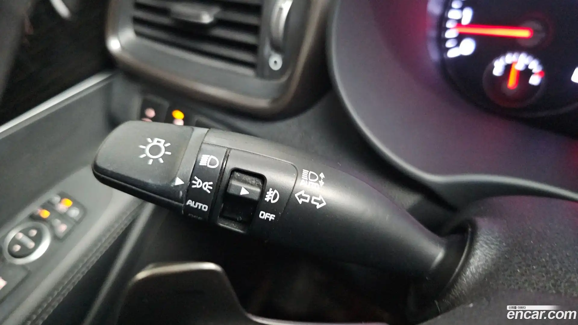 Sorento Kia 2019.8-OPTION-043