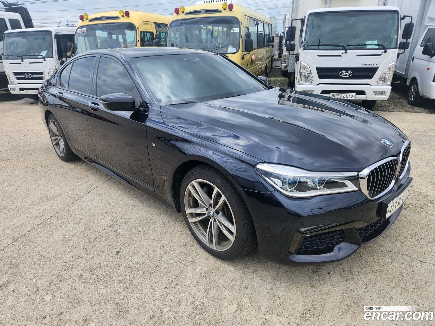 Main__Slider__Photo:7-Series BMW 2017.9-0