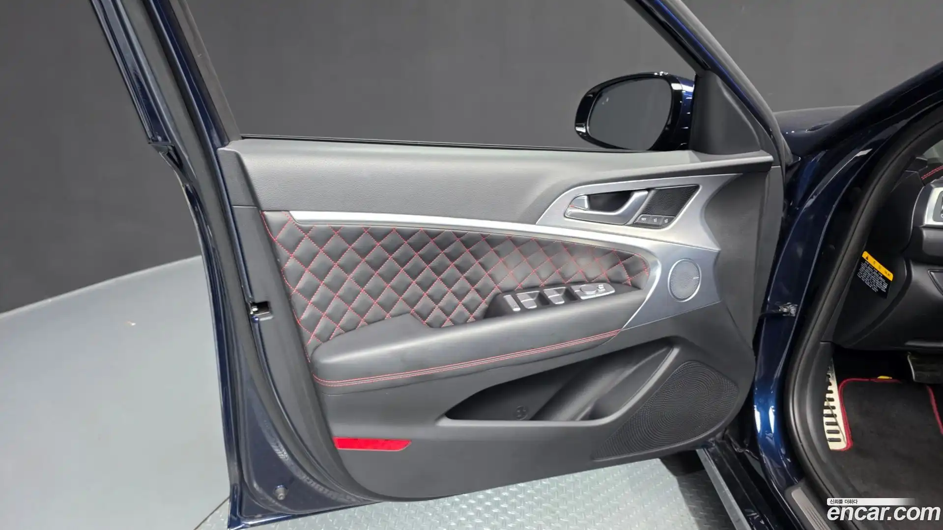 G70 Genesis 2019.0-INNER-034