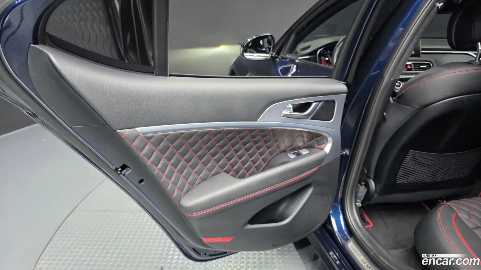 G70 Genesis 2019.0-INNER-035
