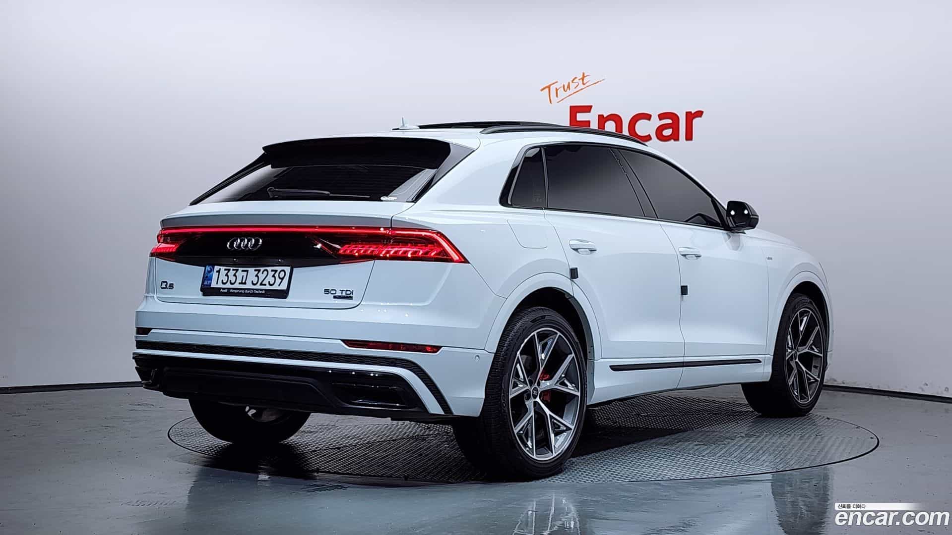 Q8 Audi 2023.11-OUTER-002