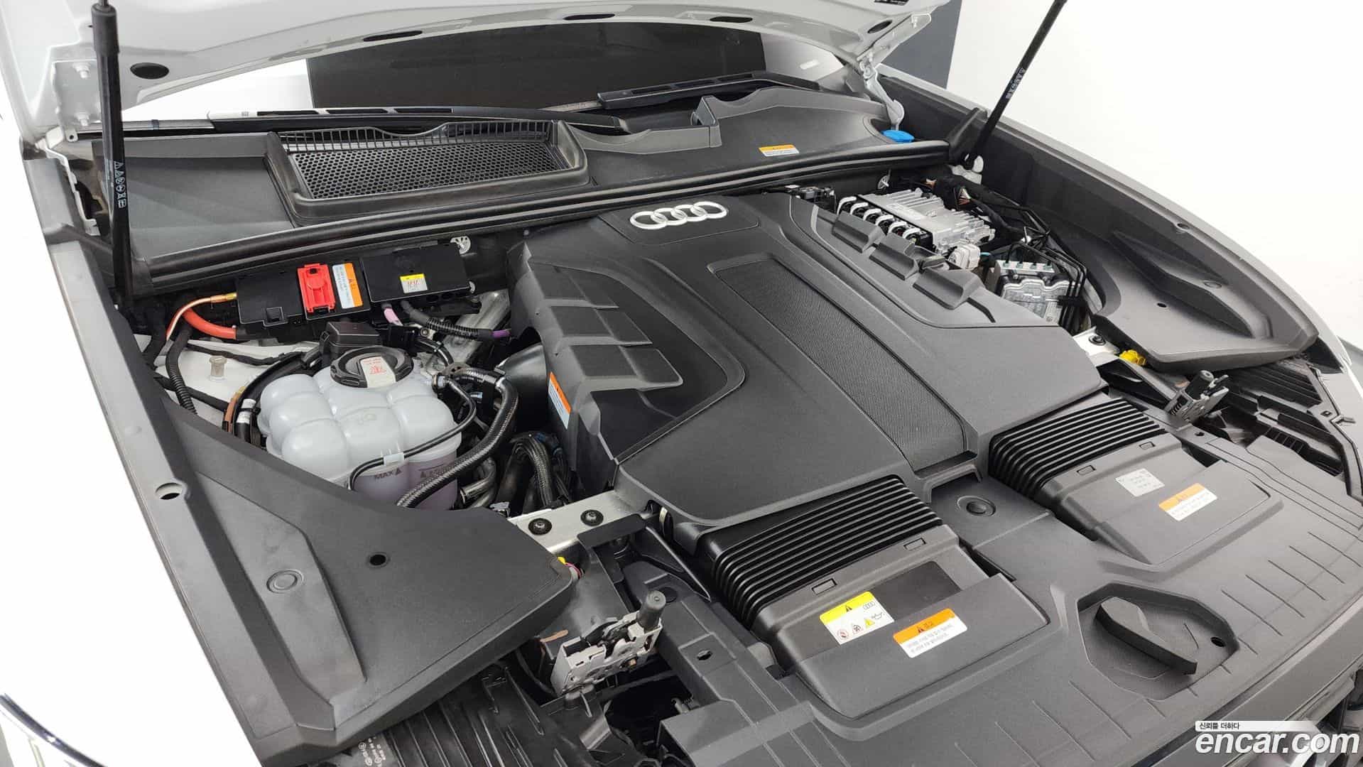 Q8 Audi 2023.11-OUTER-006