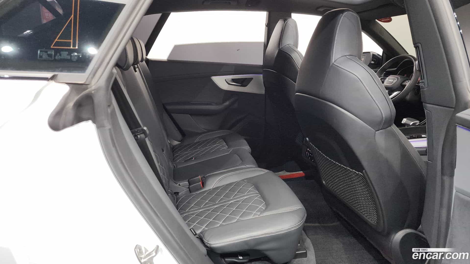 Q8 Audi 2023.11-OPTION-016