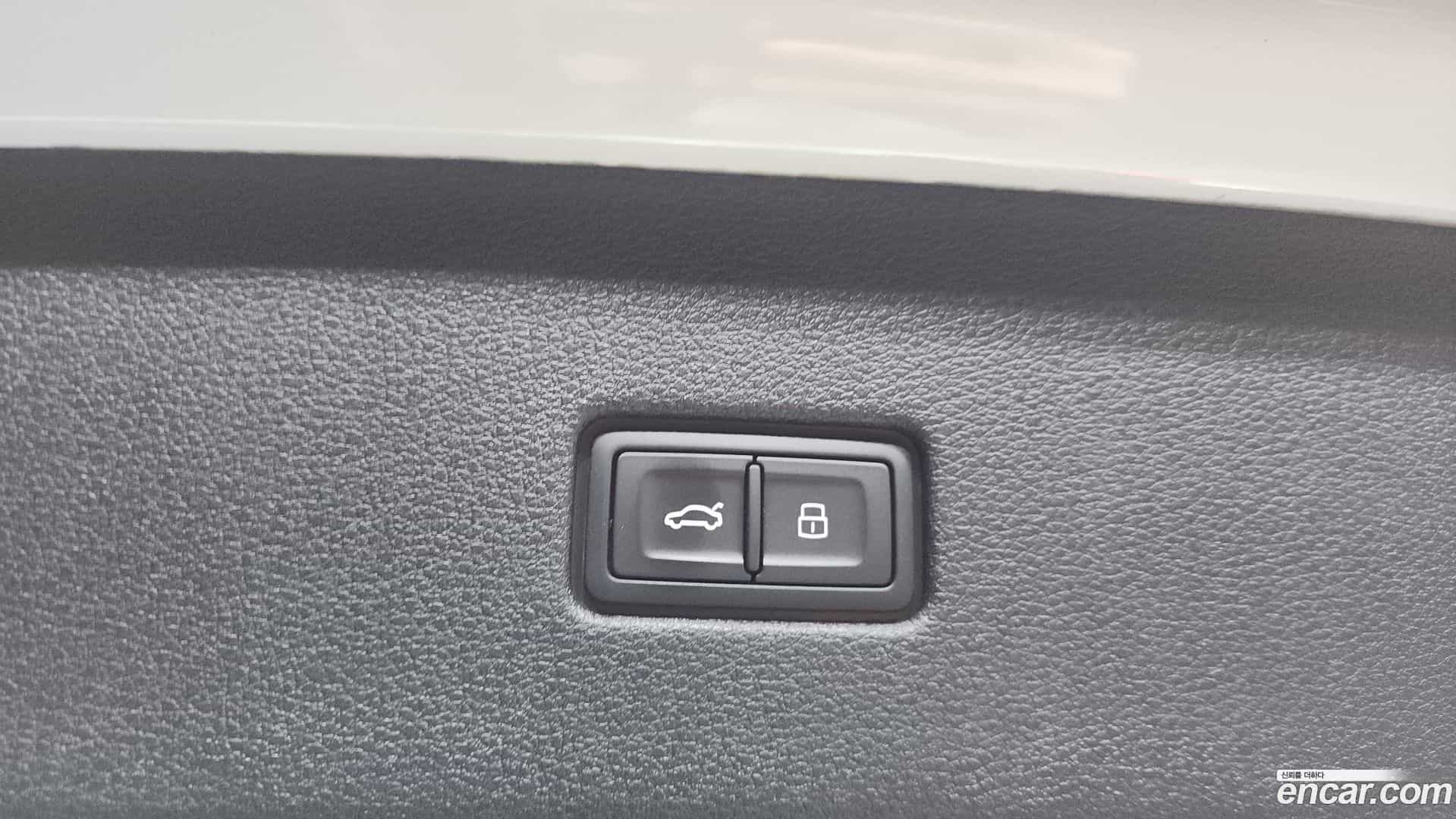 Q8 Audi 2023.11-OPTION-021