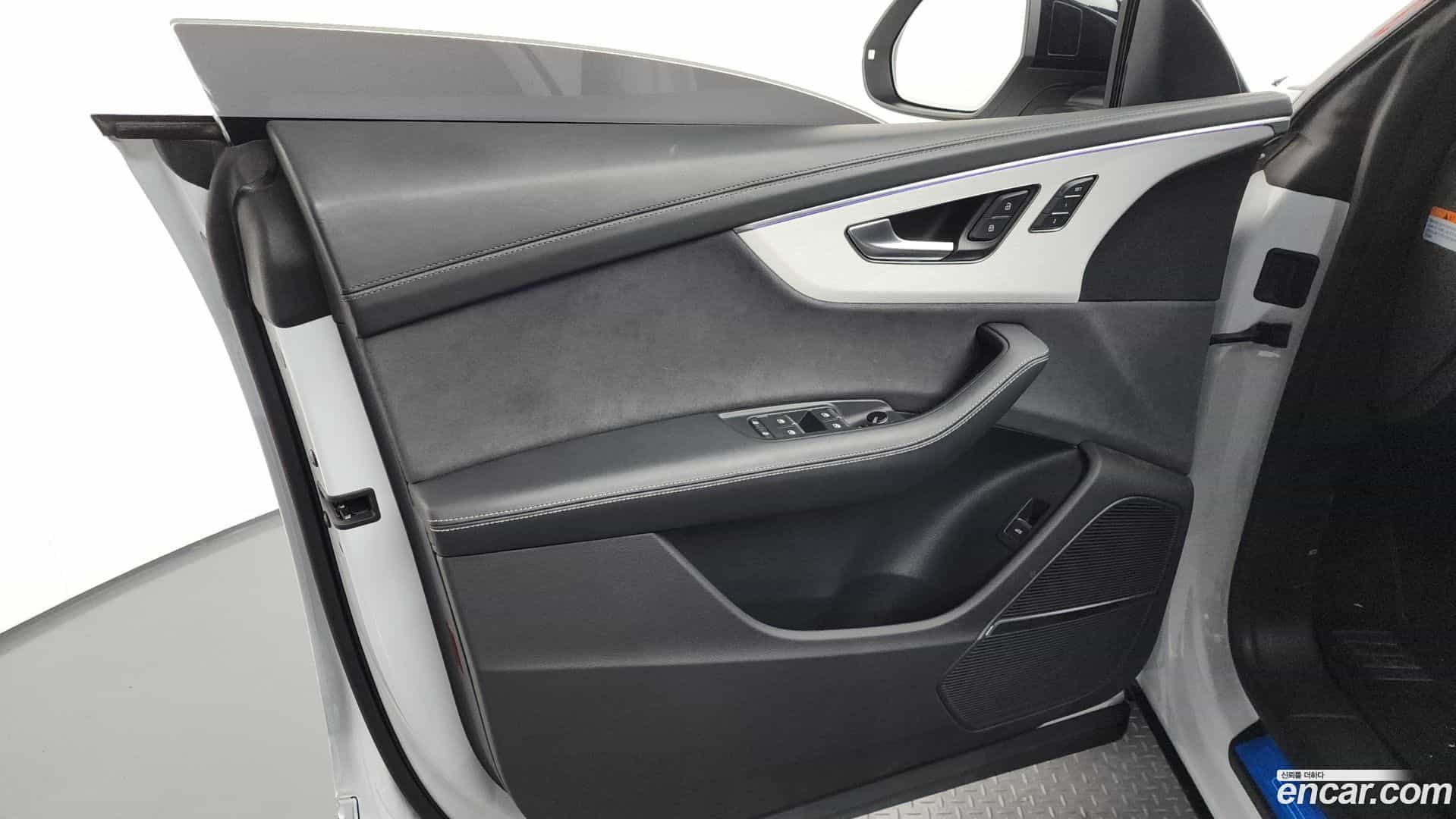 Q8 Audi 2023.11-INNER-034