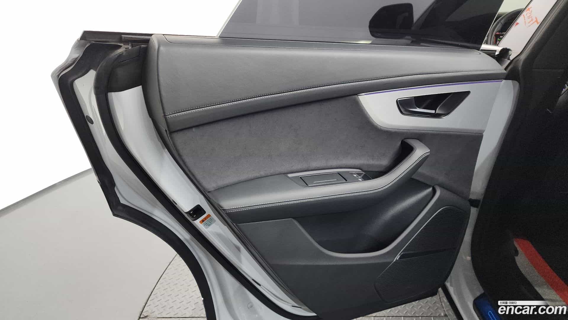 Q8 Audi 2023.11-INNER-035