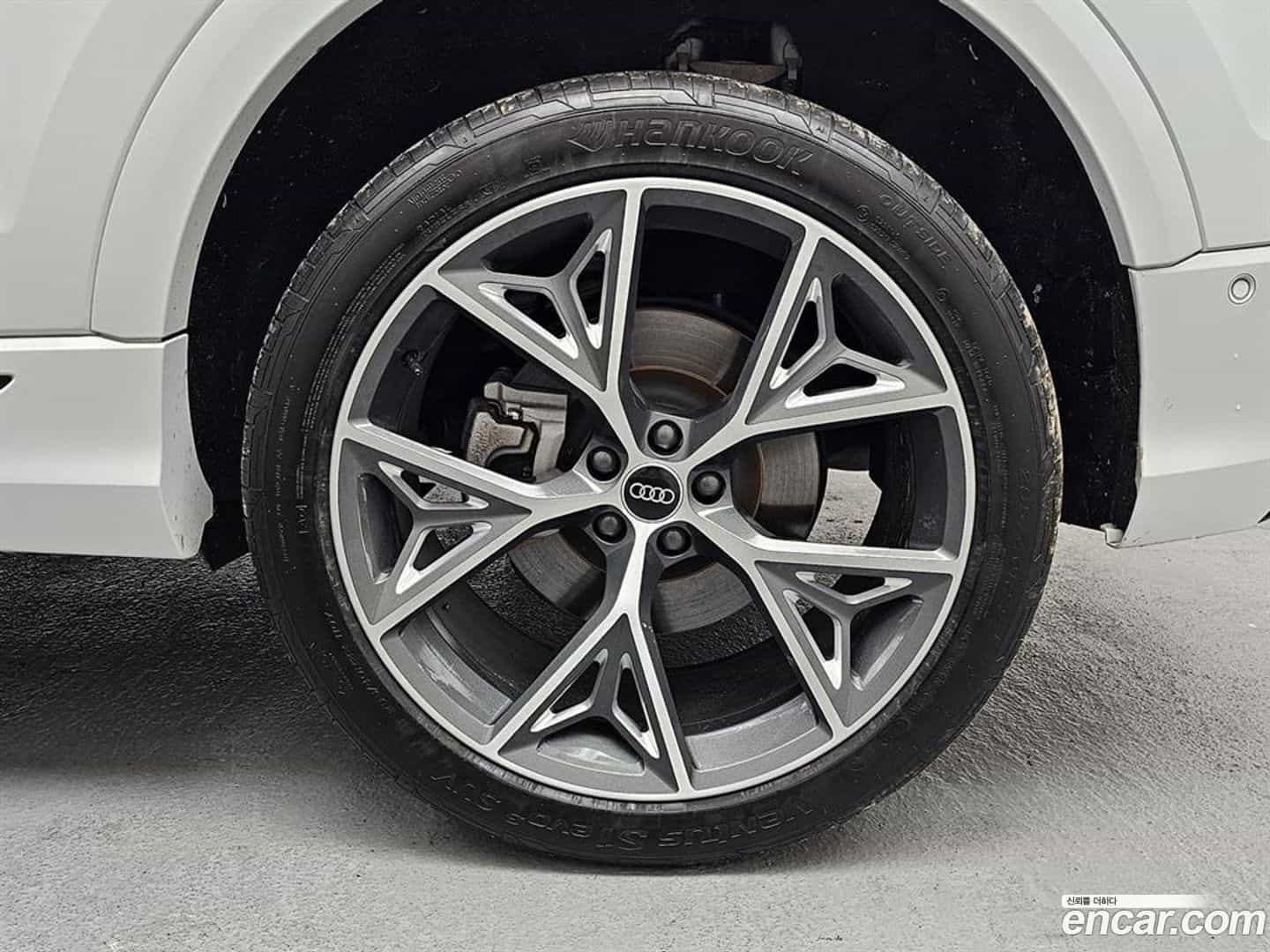 Q8 Audi 2023.2-OUTER-005