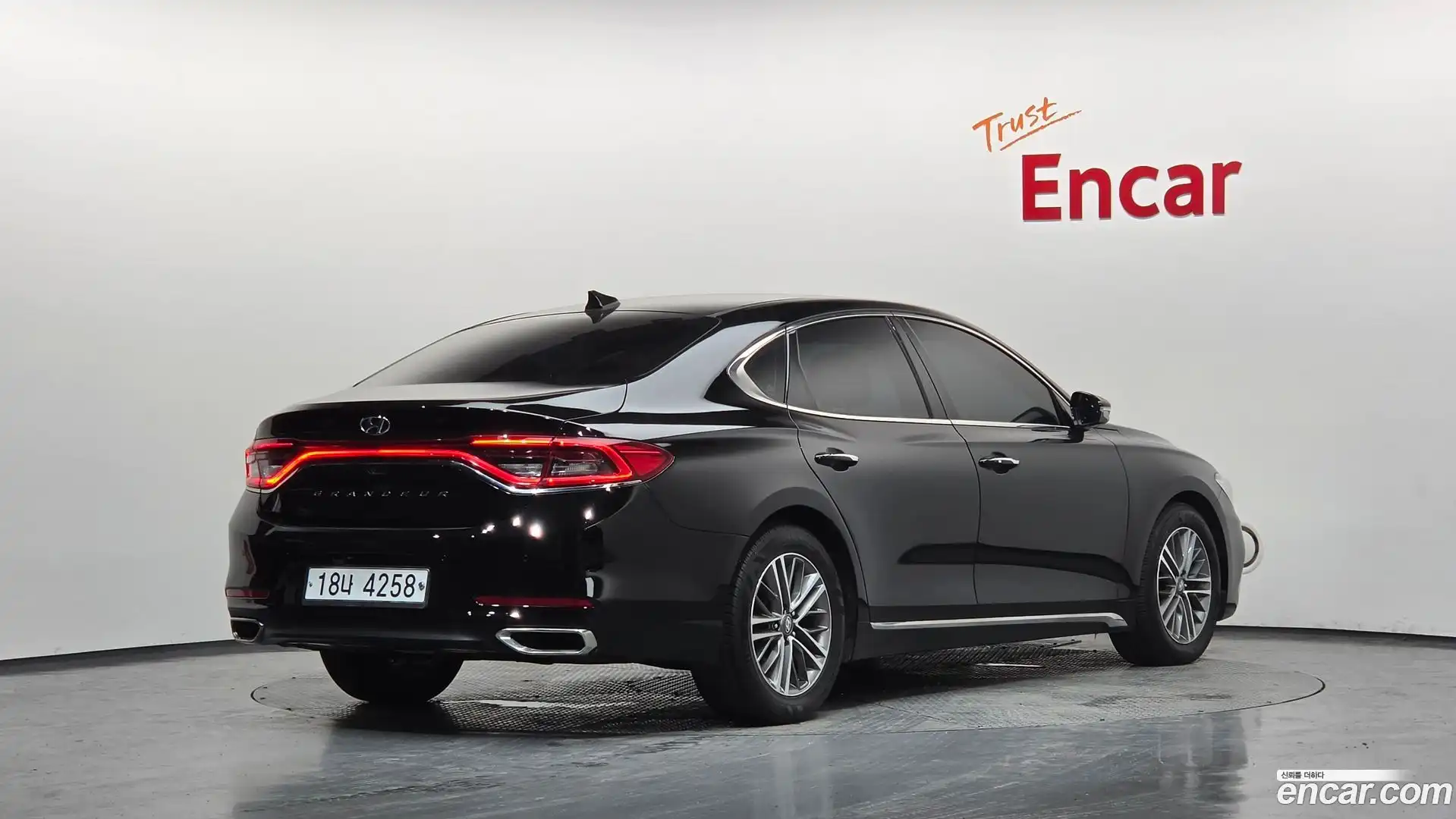 Grandeur Hyundai 2017.6-OUTER-002