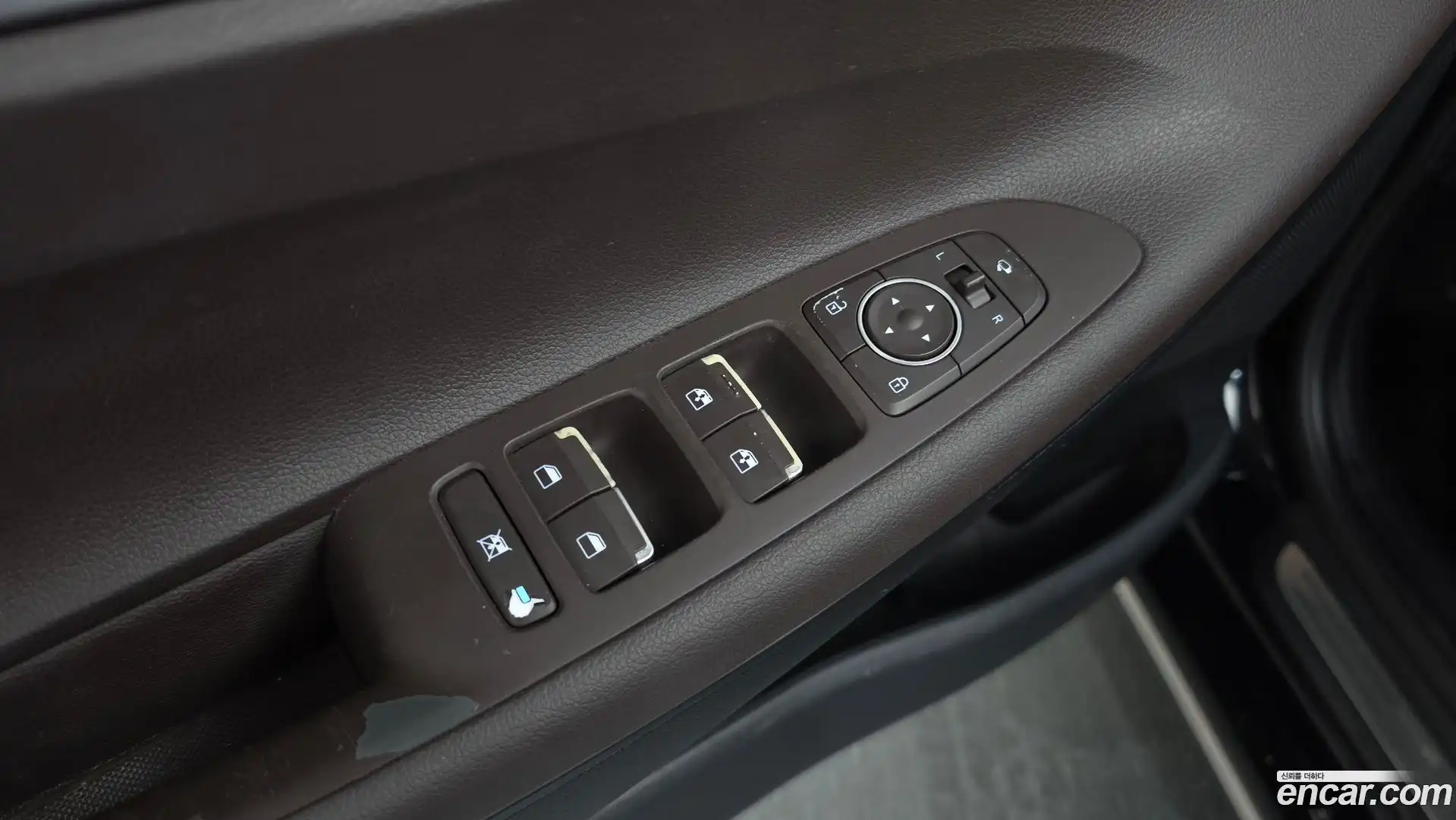 Grandeur Hyundai 2017.6-OPTION-041