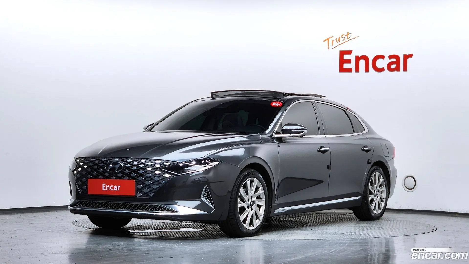 Main__Slider__Photo:Grandeur Hyundai 2021.9-0