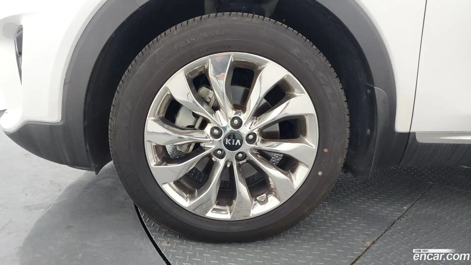 Sorento Kia 2019.6-OUTER-005