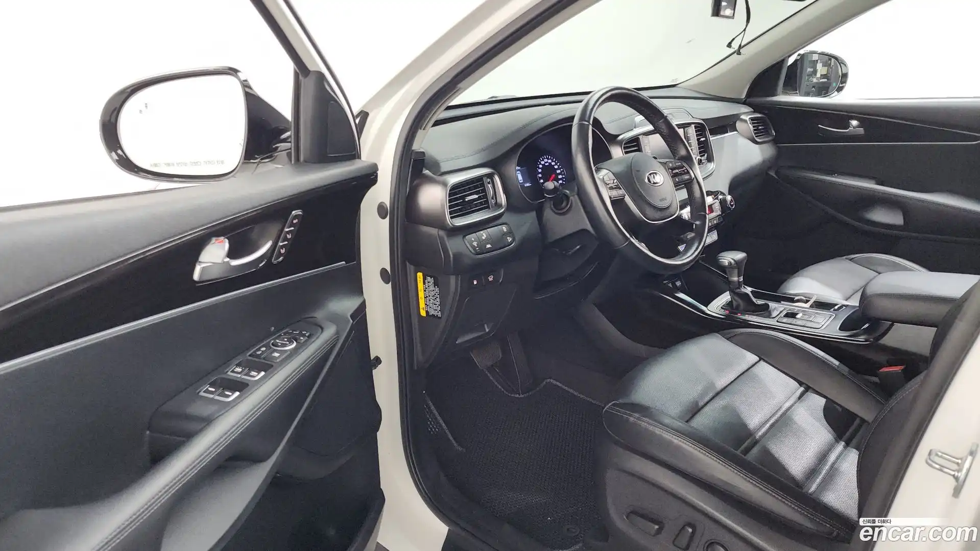 Sorento Kia 2019.6-INNER-010