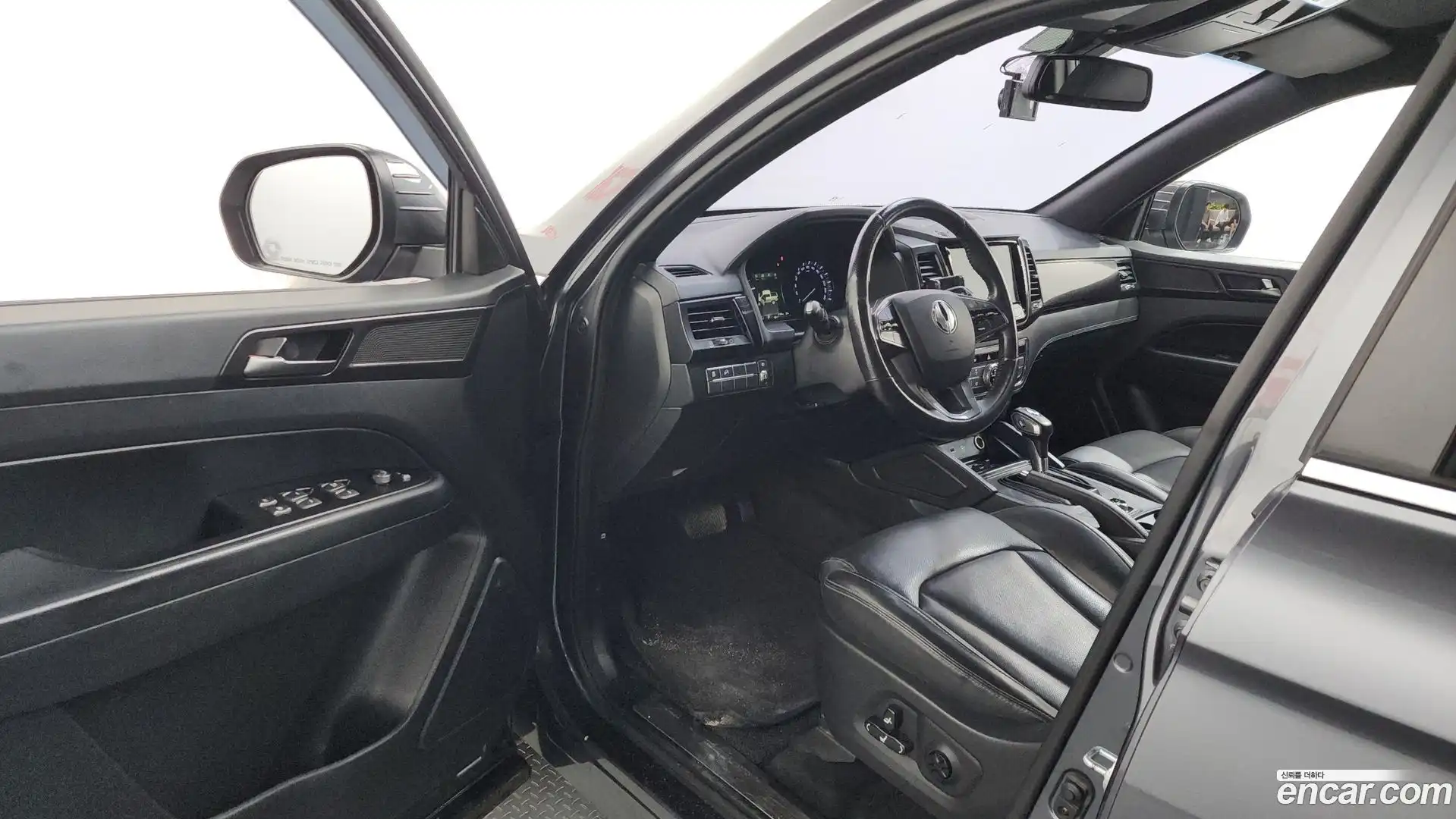 Rexton KG Mobility 2020.0-INNER-010
