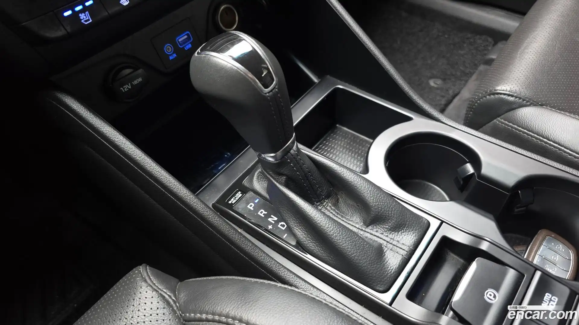 Tucson Hyundai 2019.1-INNER-009