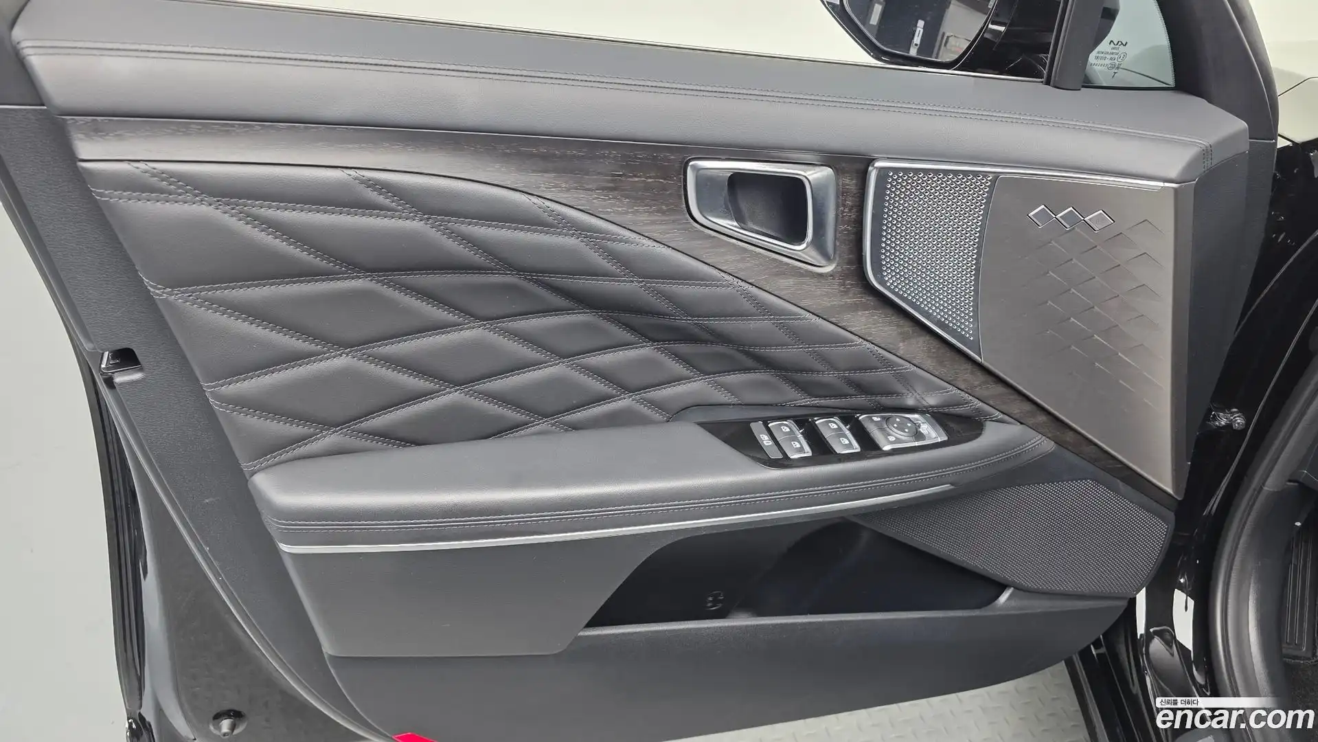 K8 Kia 2022.0-INNER-034