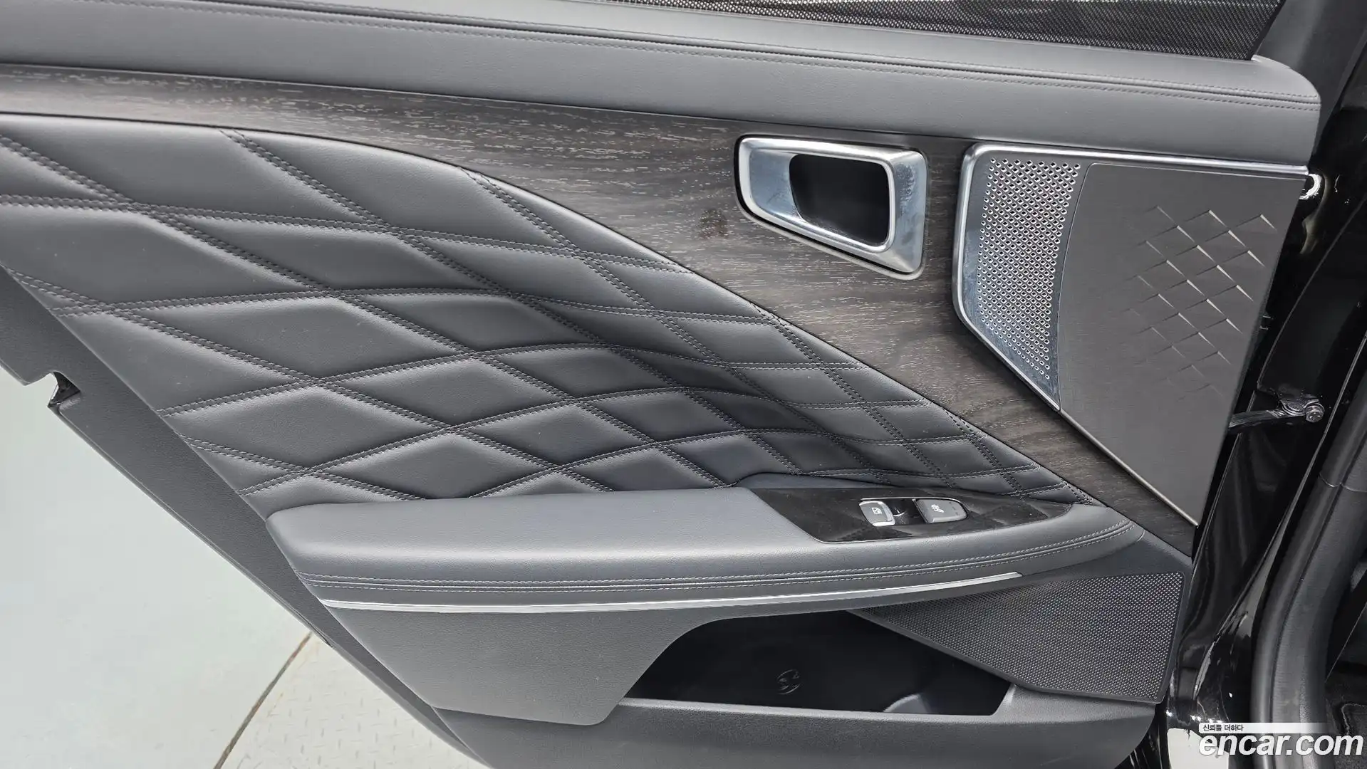 K8 Kia 2022.0-INNER-035