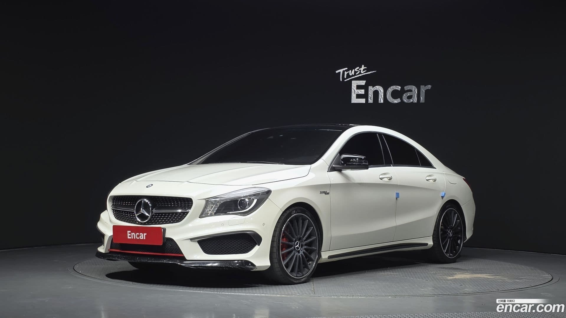 Main__Slider__Photo:CLA-Class Mercedes-Benz 2015.2-0