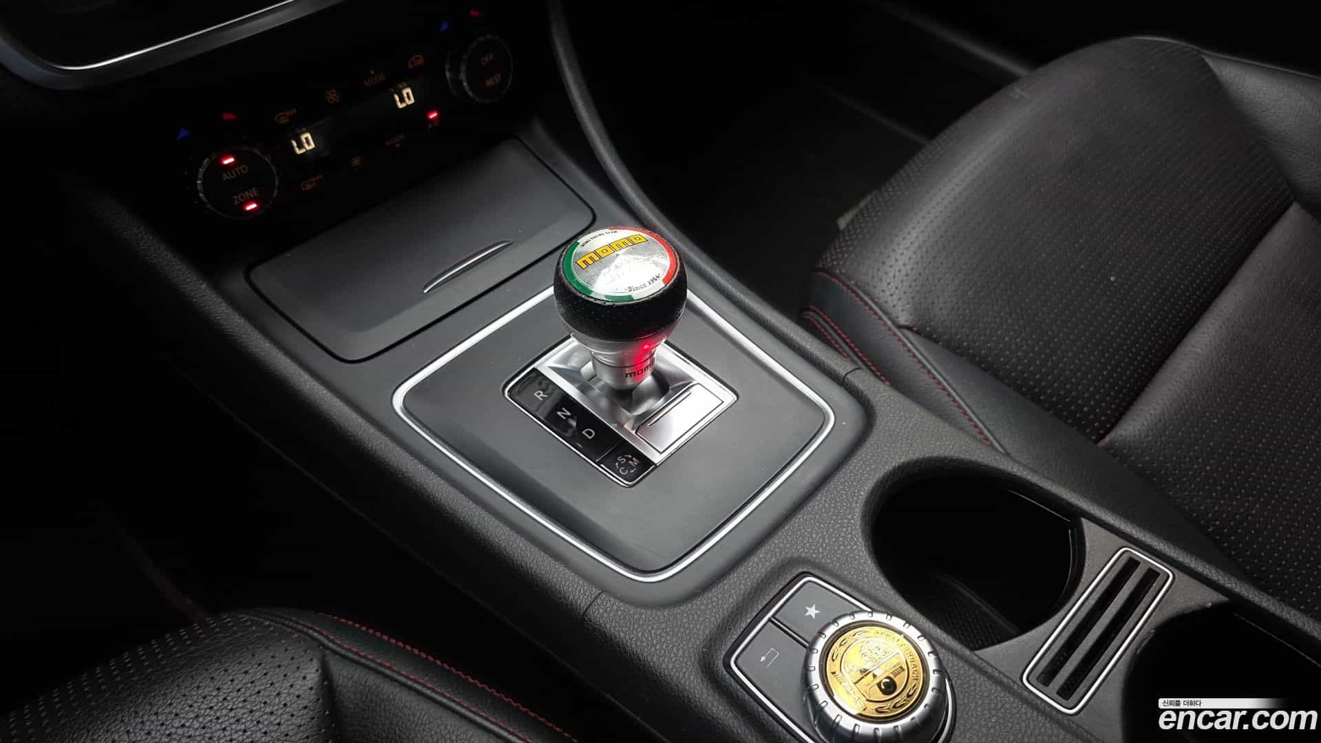 CLA-Class Mercedes-Benz 2015.2-INNER-009