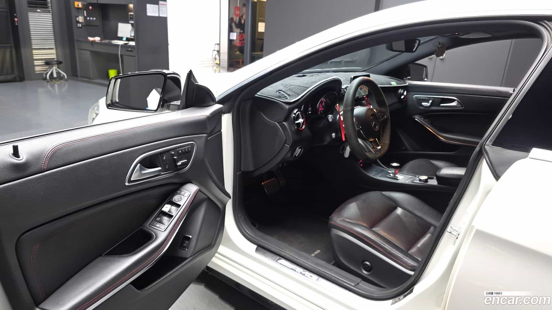 CLA-Class Mercedes-Benz 2015.2-INNER-010