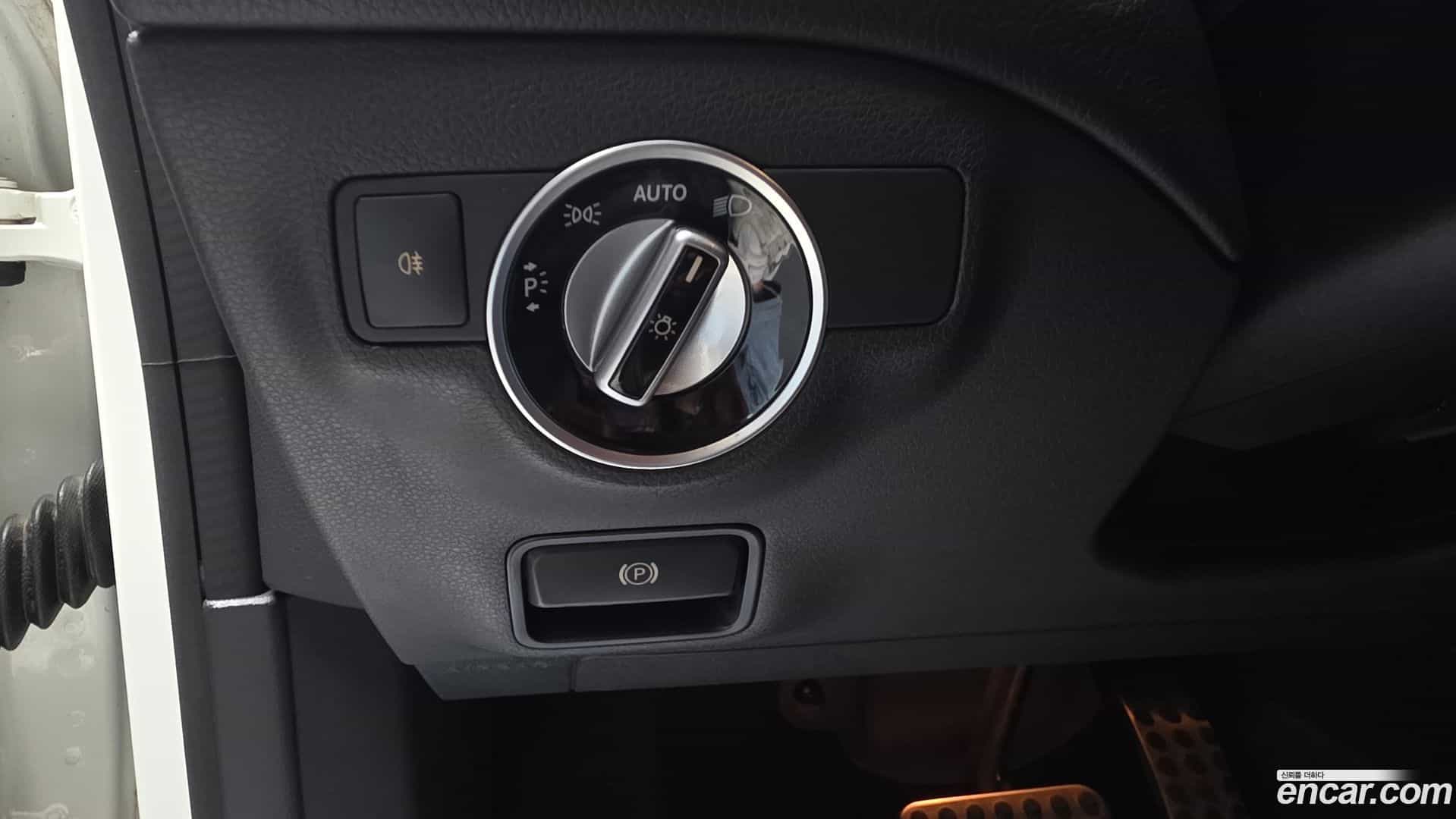 CLA-Class Mercedes-Benz 2015.2-OPTION-022