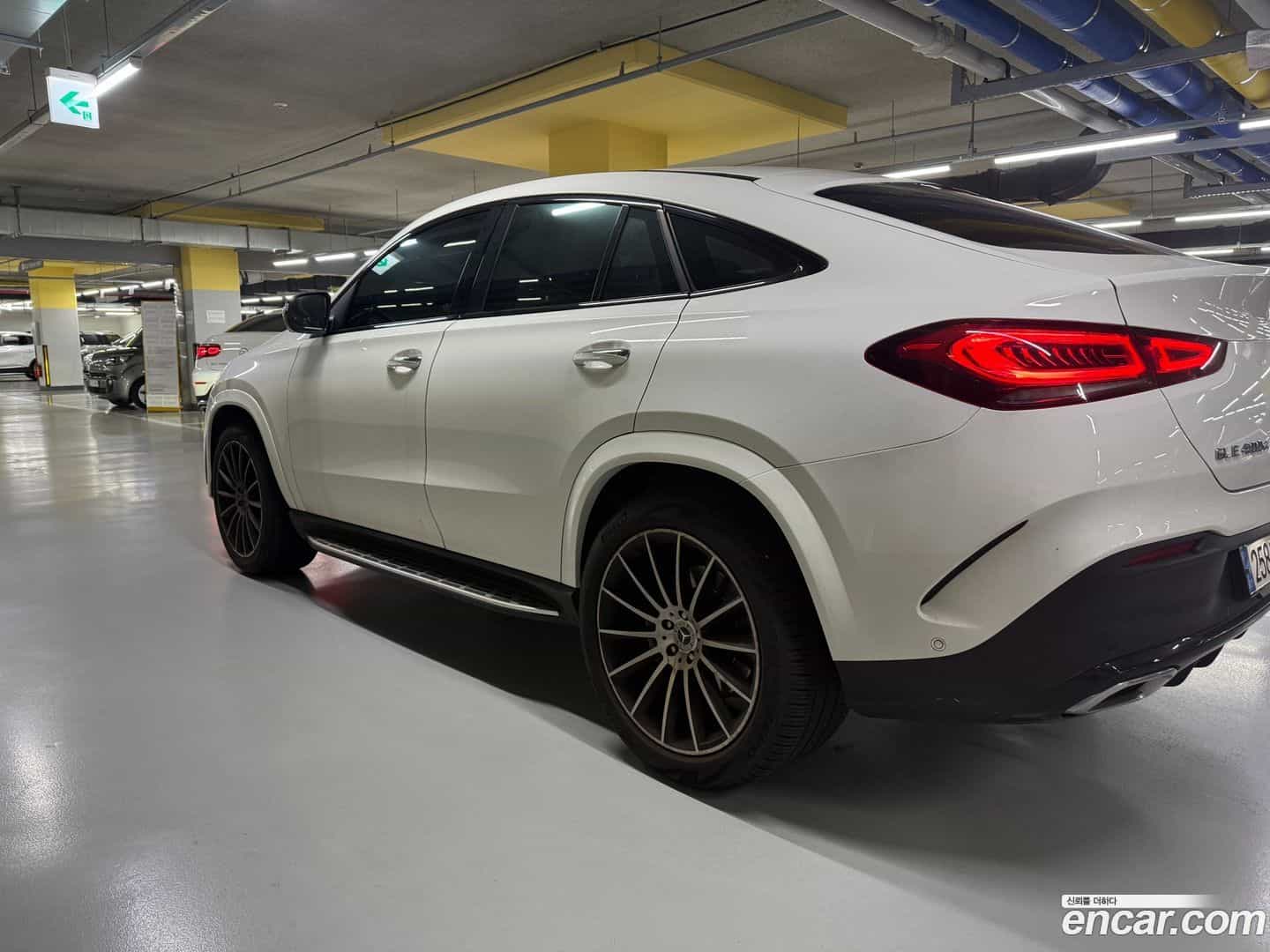 GLE-Class Mercedes-Benz 2022.9-OUTER-002