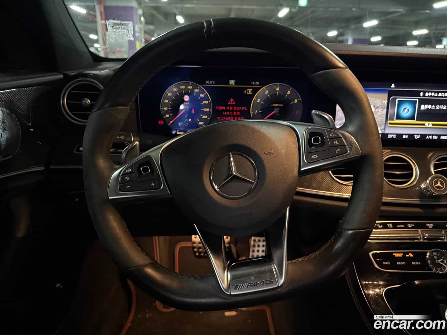 E-Class Mercedes-Benz 2017.9-INNER-010