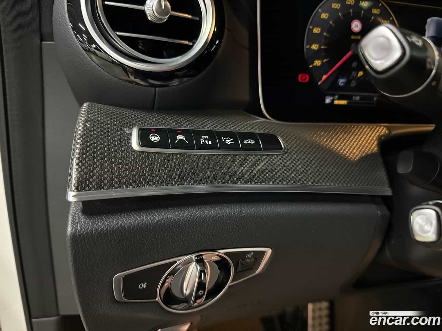 E-Class Mercedes-Benz 2017.9-OPTION-022