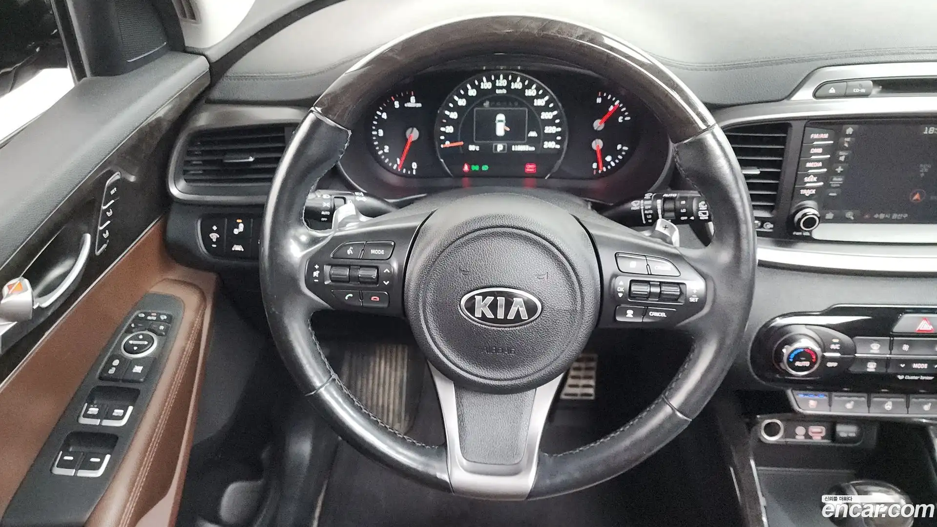 Sorento Kia 2016.8-OPTION-017