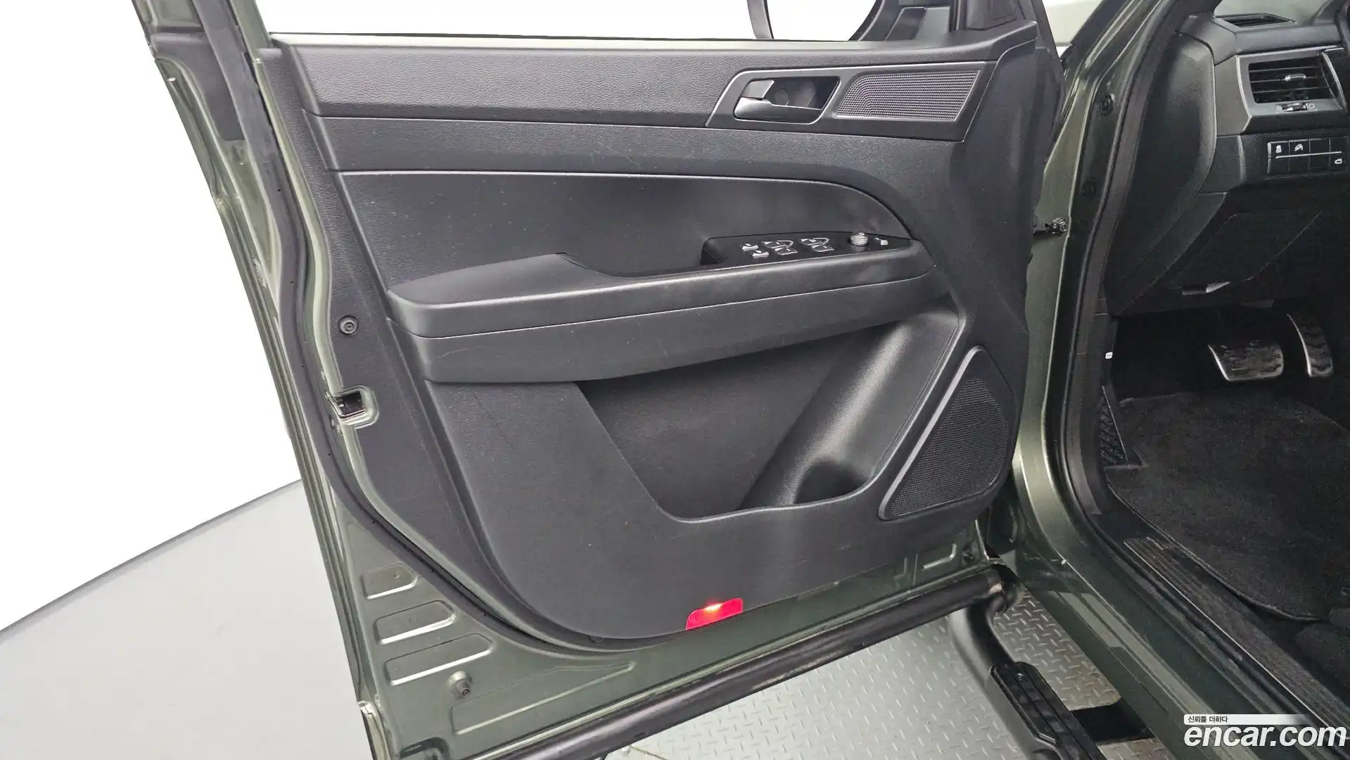 Rexton KG Mobility 2021.11-INNER-034