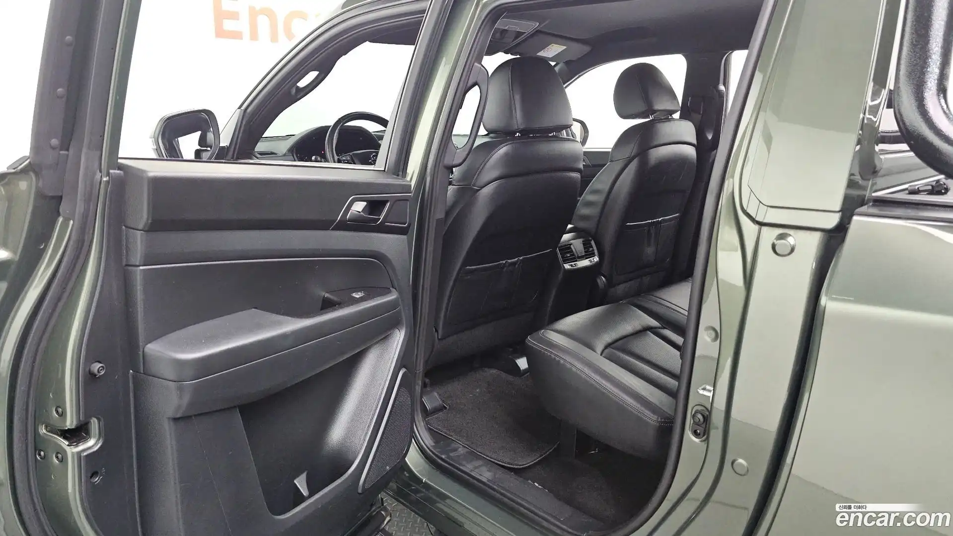 Rexton KG Mobility 2021.11-INNER-036