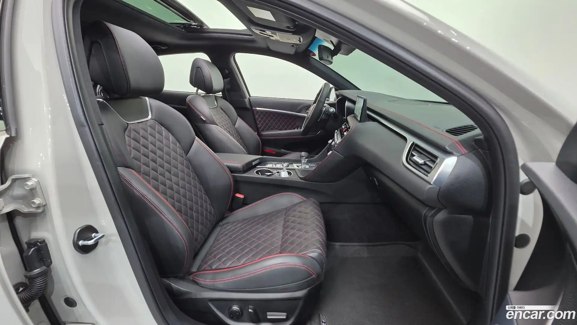 G70 Genesis 2023.11-INNER-010