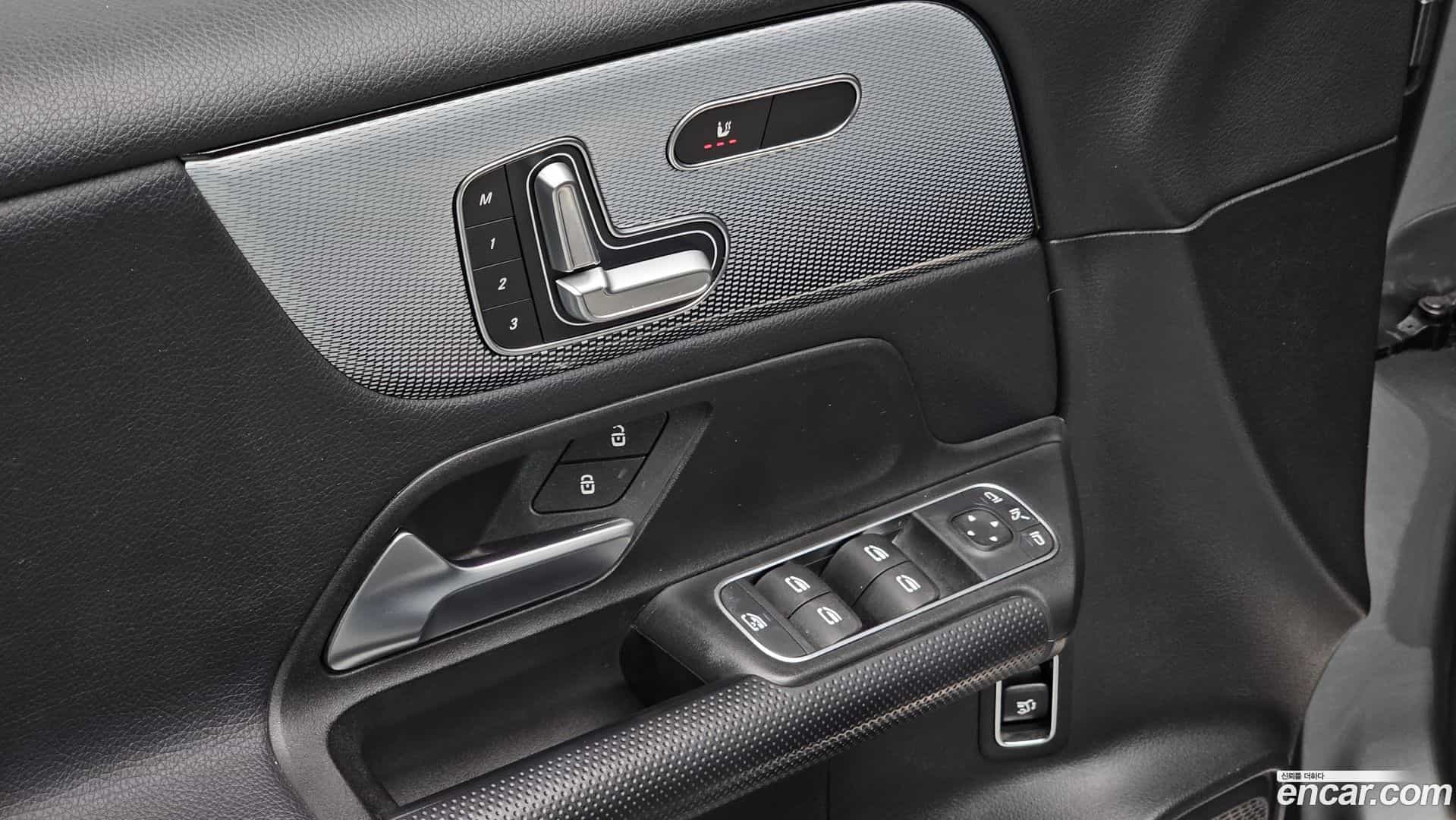 GLB-Class Mercedes-Benz 2021.6-OPTION-020