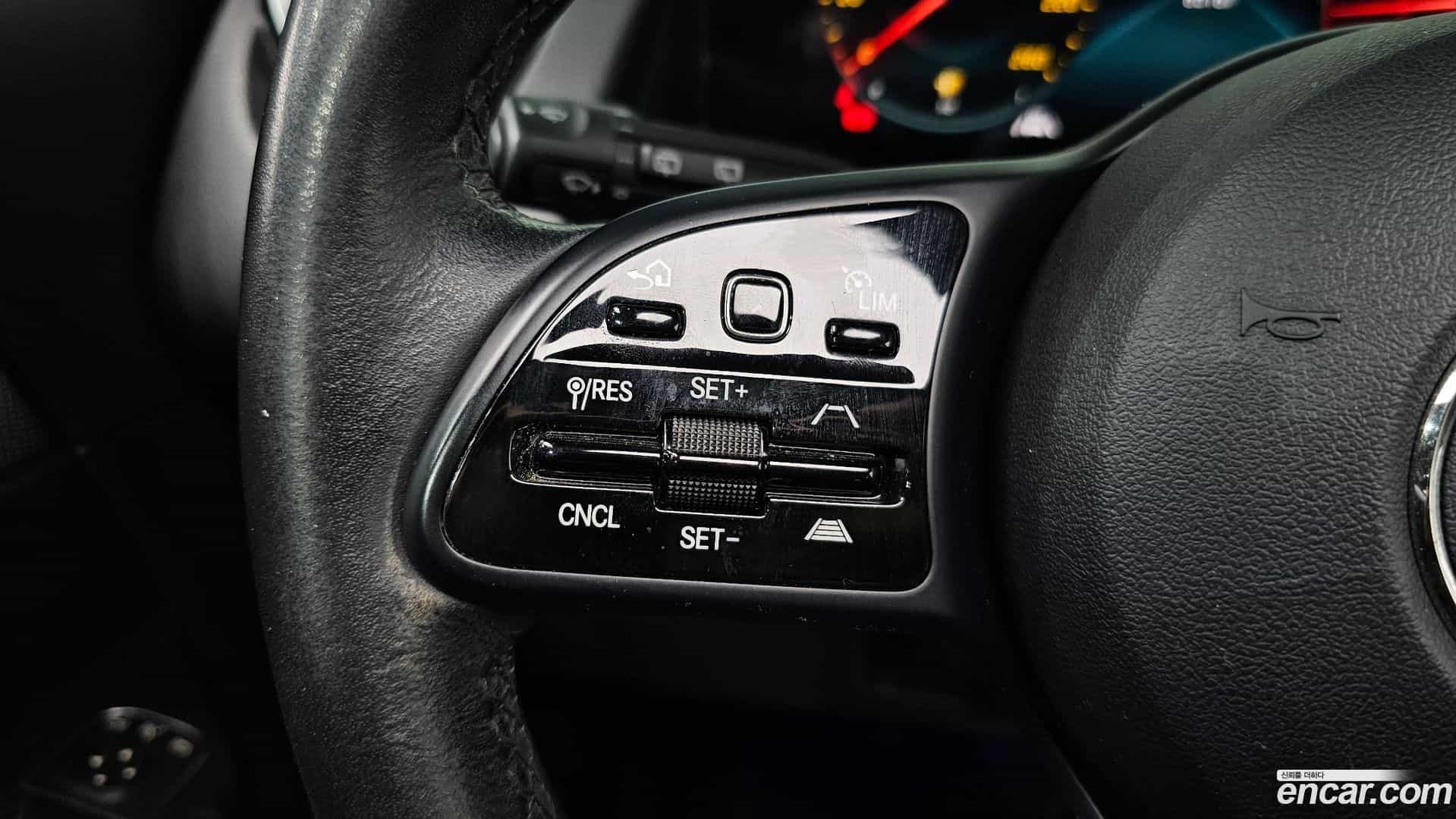GLB-Class Mercedes-Benz 2021.6-OPTION-021
